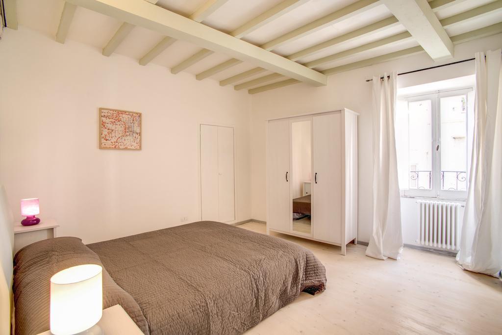 Three Bedroom Apartment Campo Dei Fiori Rzym Pokój zdjęcie